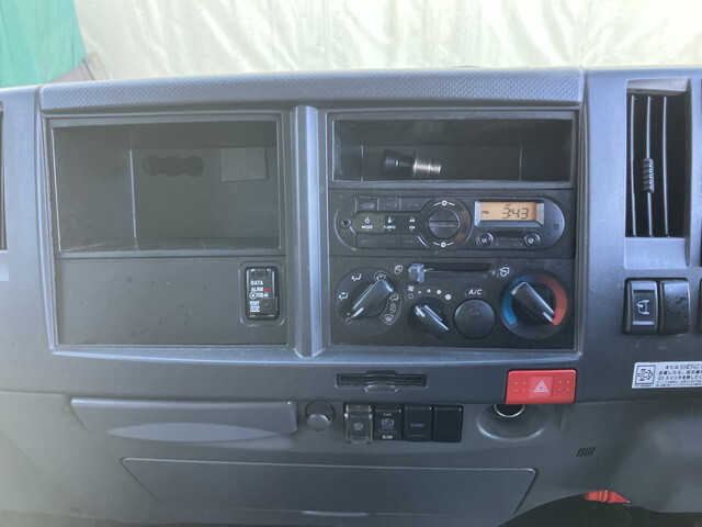 いすゞエルフアルミバン小型（2t・3t）[写真37]