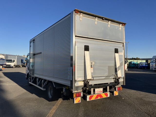 いすゞエルフアルミバン小型（2t・3t）[写真04]