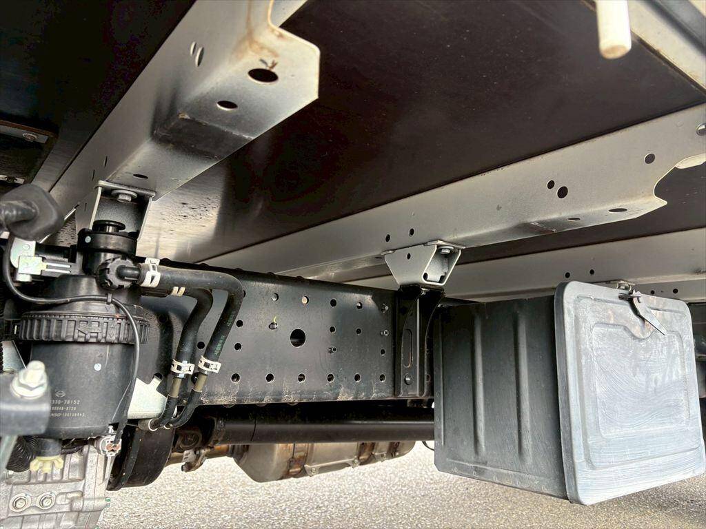 日野デュトロ平ボディ小型（2t・3t）[写真12]