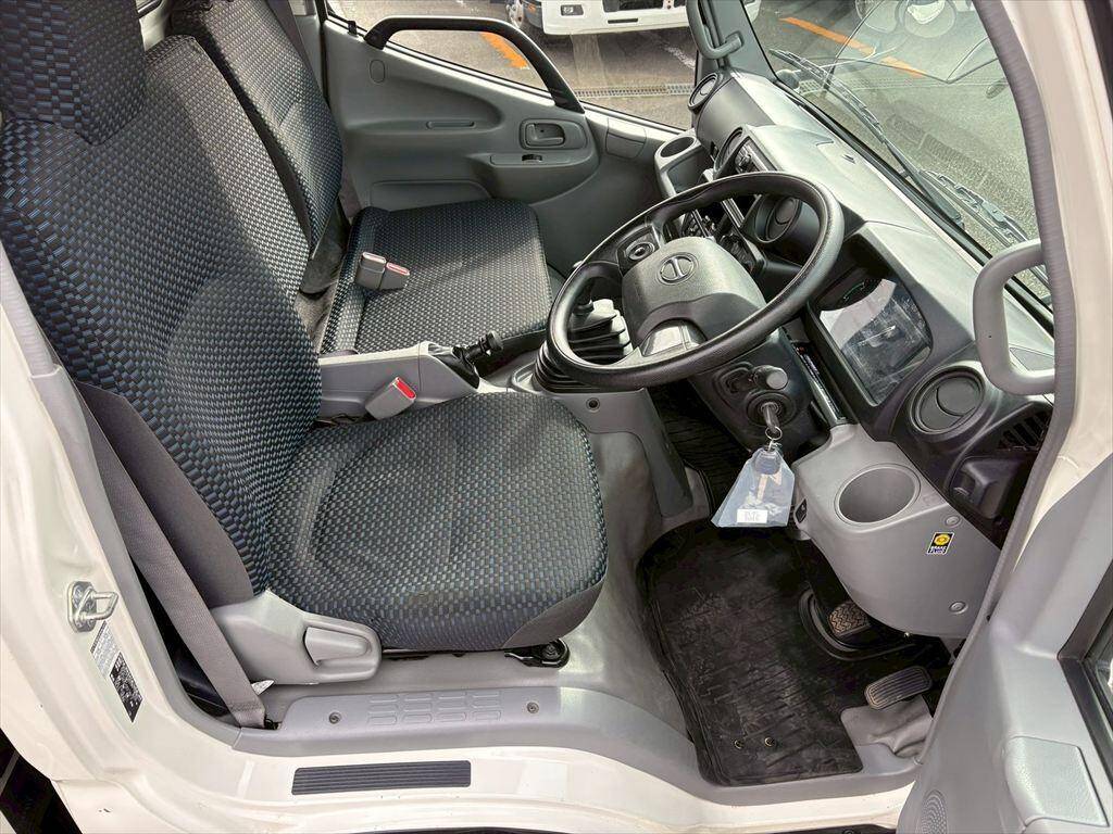 日野デュトロ平ボディ小型（2t・3t）[写真19]