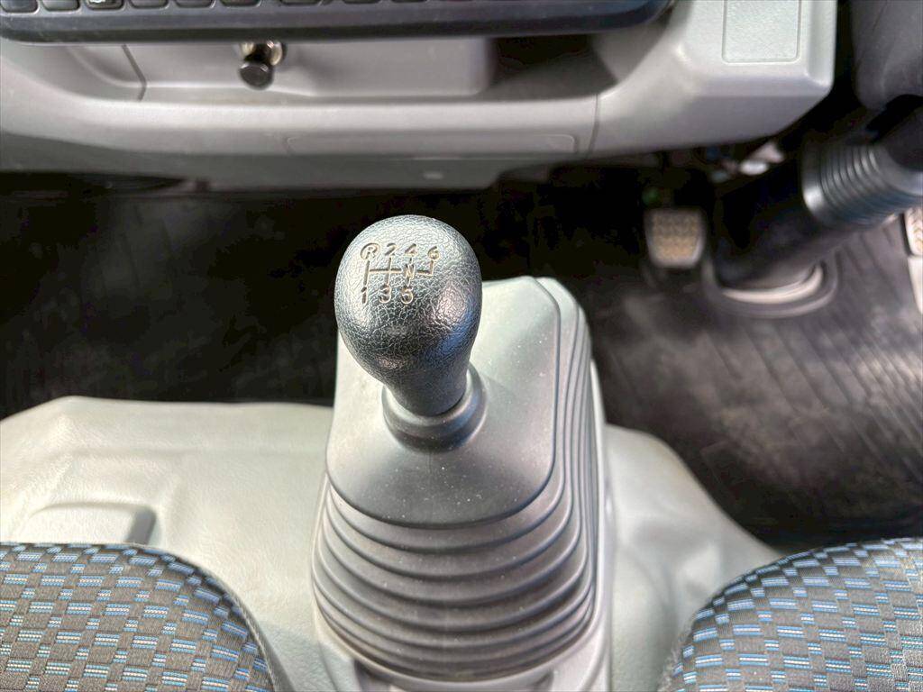 日野デュトロ平ボディ小型（2t・3t）[写真21]