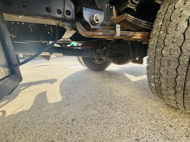 いすゞエルフ平ボディ小型（2t・3t）[写真18]