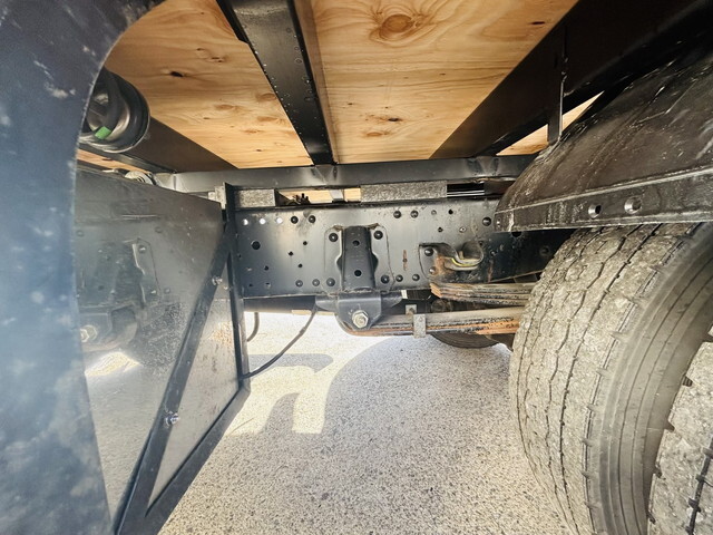 いすゞエルフ平ボディ小型（2t・3t）[写真19]