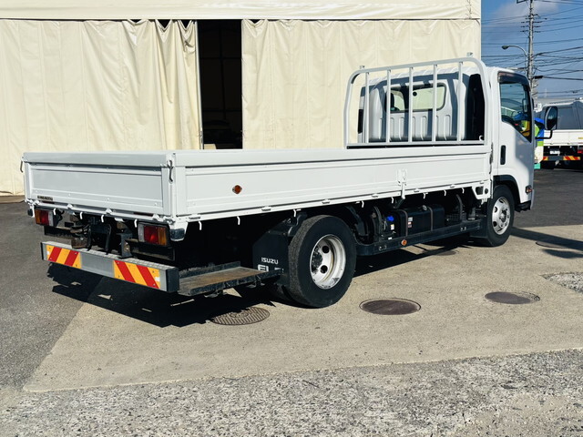 いすゞエルフ平ボディ小型（2t・3t）[写真02]