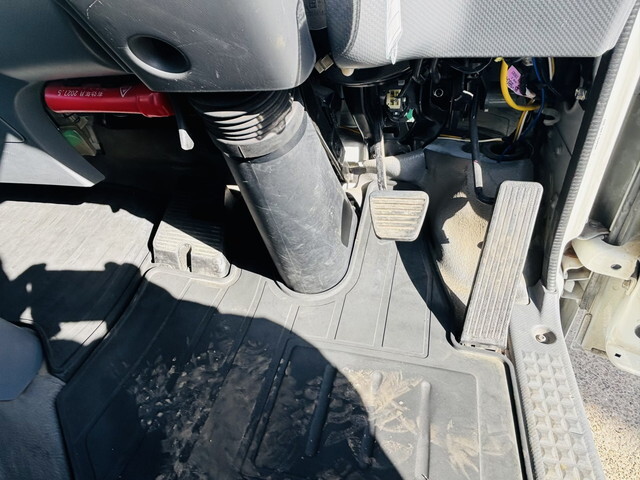 いすゞエルフ平ボディ小型（2t・3t）[写真29]