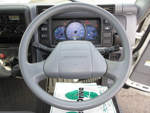 三菱ふそうキャンターアルミバン小型（2t・3t）[写真11]