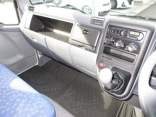 三菱ふそうキャンターアルミバン小型（2t・3t）[写真13]