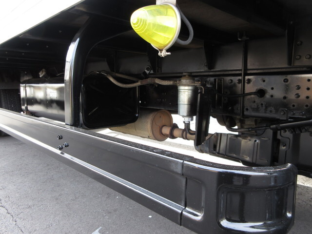 三菱ふそうキャンターアルミバン小型（2t・3t）[写真17]