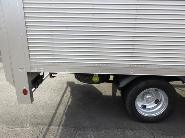 三菱ふそうキャンターアルミバン小型（2t・3t）[写真19]