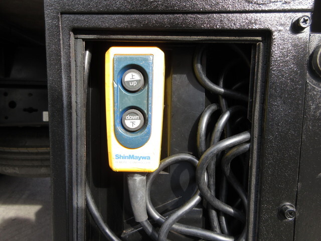 三菱ふそうキャンターアルミバン小型（2t・3t）[写真24]