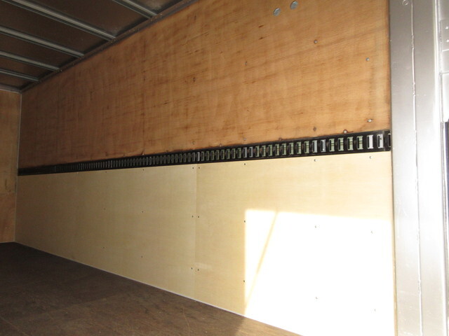 三菱ふそうキャンターアルミバン小型（2t・3t）[写真33]