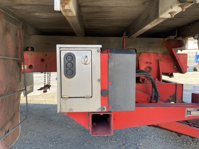 UDトラックスコンドル平ボディ中型（4t）[写真11]