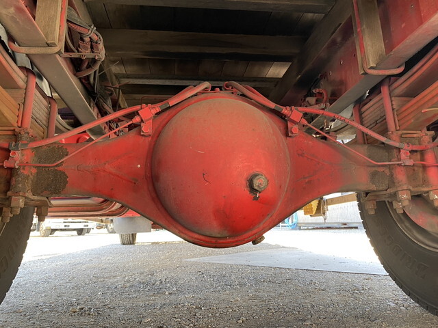 UDトラックスコンドル平ボディ中型（4t）[写真17]