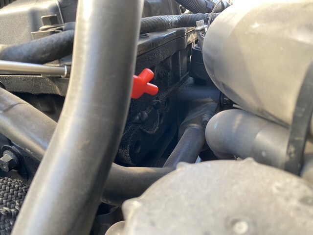 UDトラックスコンドル平ボディ中型（4t）[写真40]