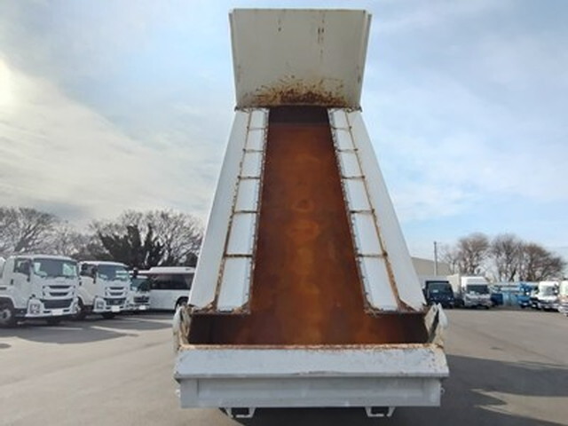 三菱ふそうスーパーグレートダンプ大型（10t）[写真06]