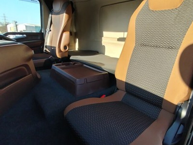 日野プロフィアアルミブロック大型（10t）[写真19]