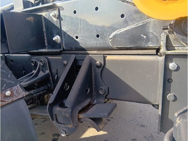 いすゞフォワードコンテナ専用車中型（4t）[写真10]