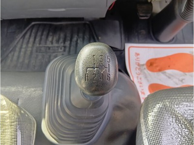 いすゞフォワードコンテナ専用車中型（4t）[写真23]