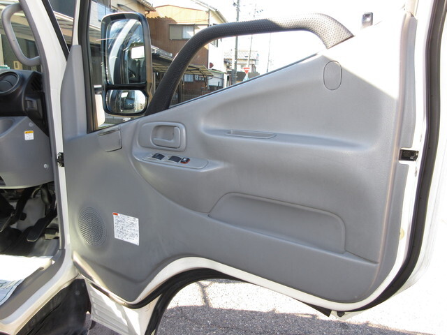 日野デュトロボトルバン小型（2t・3t）[写真30]