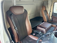 日野プロフィアコンテナ専用車大型（10t）[写真13]