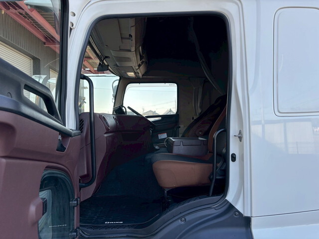 日野プロフィアコンテナ専用車大型（10t）[写真19]