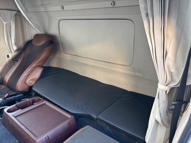 日野プロフィアコンテナ専用車大型（10t）[写真20]