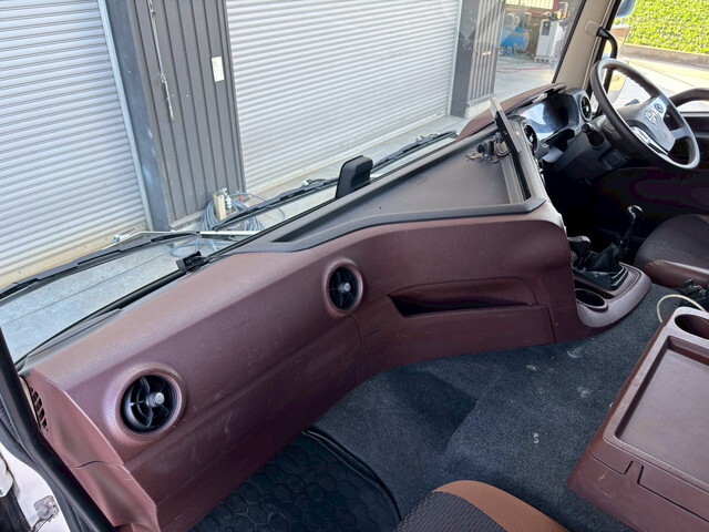 日野プロフィアコンテナ専用車大型（10t）[写真21]