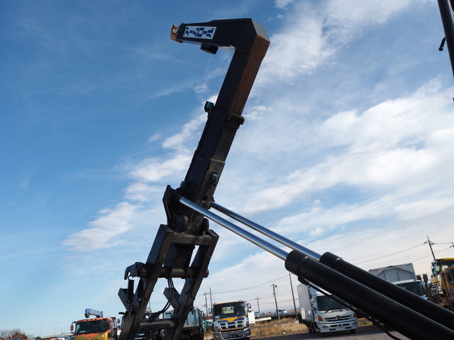 三菱ふそうファイターコンテナ専用車中型（4t）[写真16]