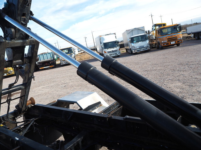 三菱ふそうファイターコンテナ専用車中型（4t）[写真17]