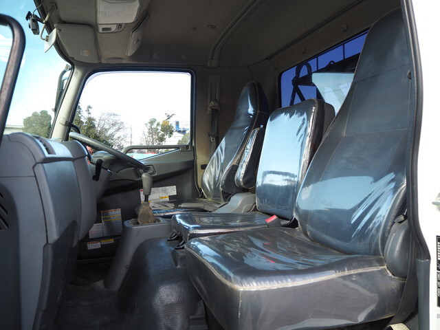 三菱ふそうファイターコンテナ専用車中型（4t）[写真32]