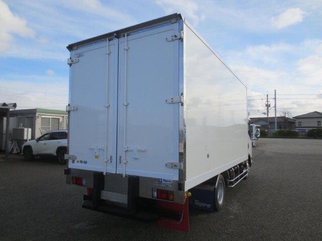 いすゞエルフ冷凍車（冷蔵車）小型（2t・3t）[写真04]