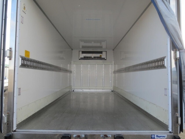 いすゞエルフ冷凍車（冷蔵車）小型（2t・3t）[写真09]