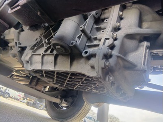 UDトラックスクオンアルミウイング大型（10t）[写真15]