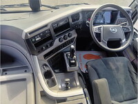 UDトラックスクオンアルミウイング大型（10t）[写真25]