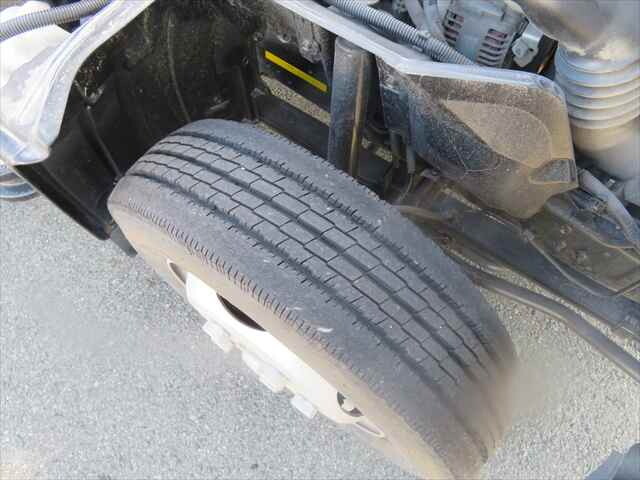 日野デュトロクレーン3段小型（2t・3t）[写真11]