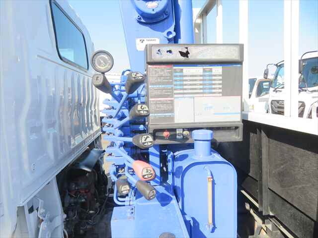 日野デュトロクレーン3段小型（2t・3t）[写真26]