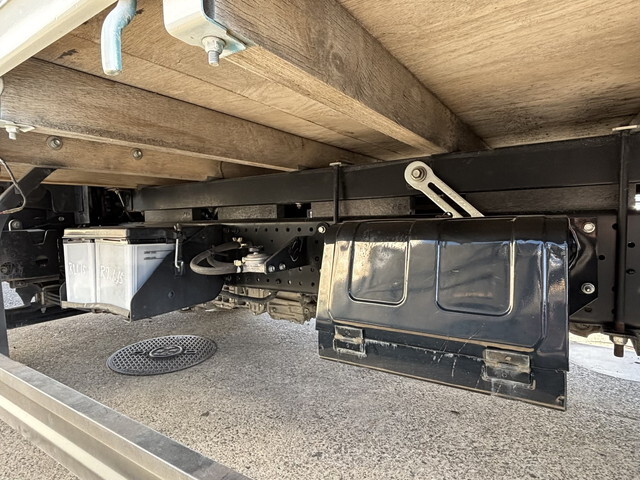 いすゞエルフアルミブロック小型（2t・3t）[写真22]