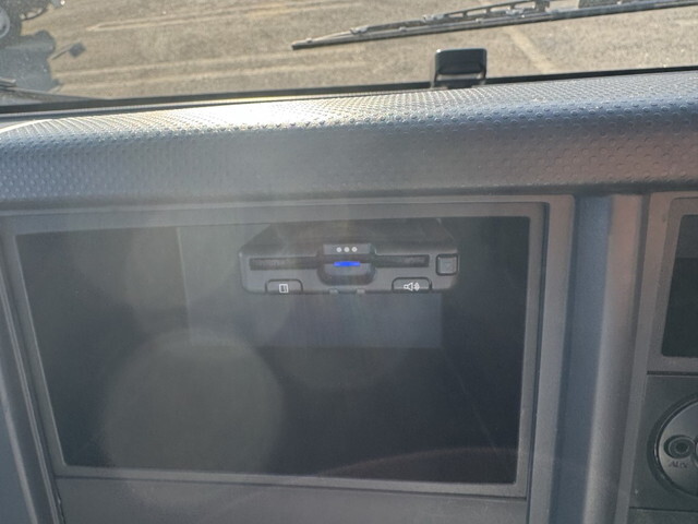 いすゞエルフ平ボディ小型（2t・3t）[写真11]