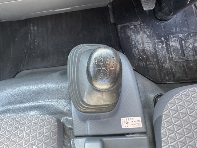 いすゞエルフ平ボディ小型（2t・3t）[写真13]