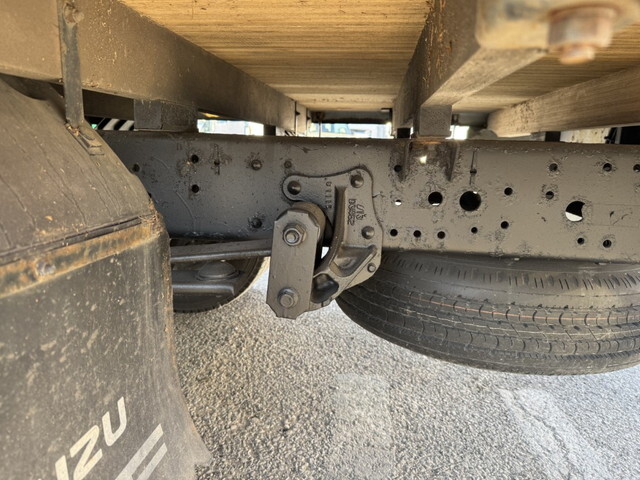 いすゞエルフ平ボディ小型（2t・3t）[写真31]