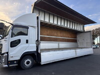 いすゞギガアルミウイング大型（10t）[写真20]