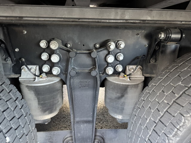 いすゞギガアルミウイング大型（10t）[写真32]