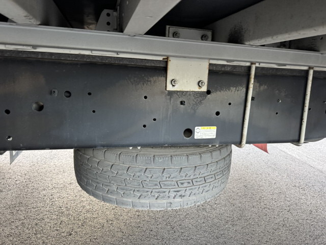 いすゞギガアルミウイング大型（10t）[写真33]