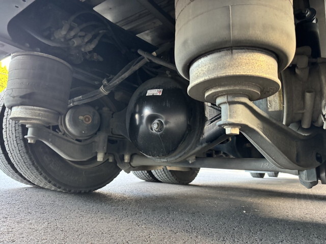 いすゞギガアルミウイング大型（10t）[写真34]