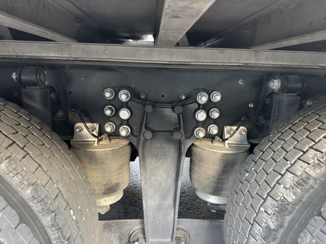 いすゞギガアルミウイング大型（10t）[写真35]