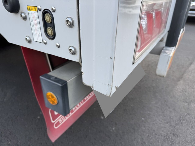 いすゞギガアルミウイング大型（10t）[写真40]