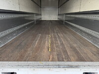 UDトラックスクオンアルミウイング大型（10t）[写真13]