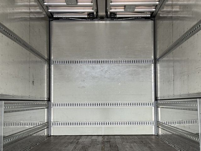 UDトラックスクオンアルミウイング大型（10t）[写真16]