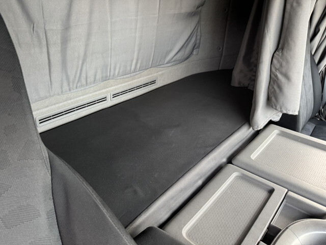 UDトラックスクオンアルミウイング大型（10t）[写真27]