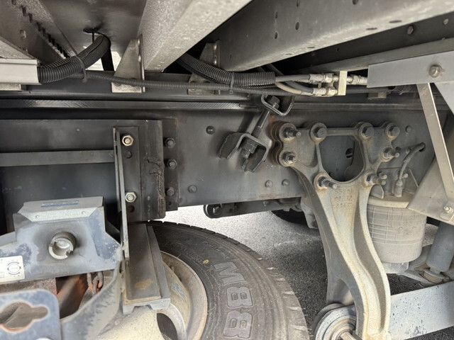 UDトラックスクオンアルミウイング大型（10t）[写真33]